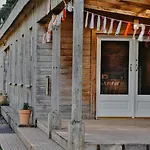 Chestnut - Yurt 度假居