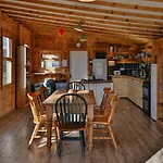 Chestnut - Yurt 度假居