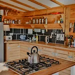 Chestnut - Yurt 斯拉尼