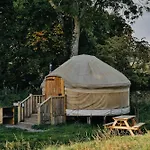 Chestnut - Yurt 度假居 斯拉尼