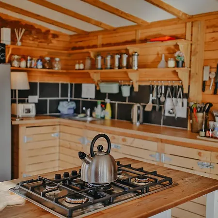 Chestnut - Yurt Слейн