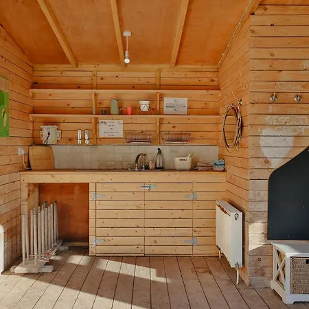 Chestnut - Yurt Слейн