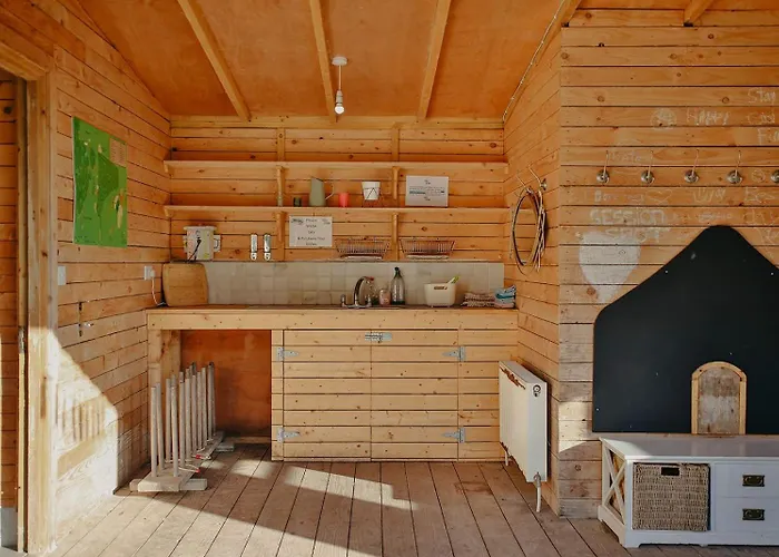 Chestnut - Yurt Слейн