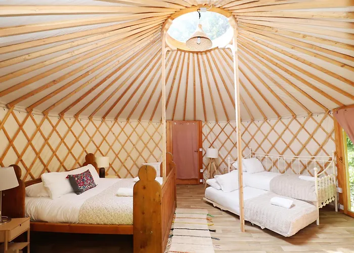 Chestnut - Yurt * Slane