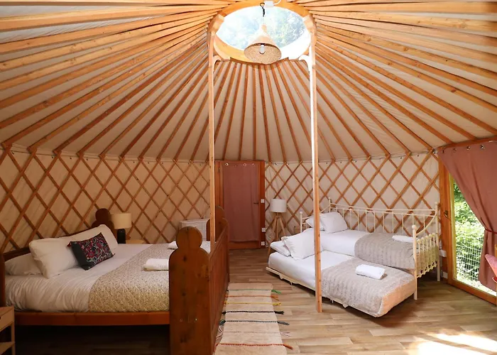 Chestnut - Yurt Слейн